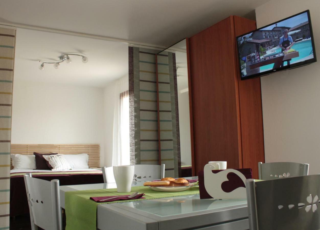 Attico Rudiae Apartment Lecce Bagian luar foto